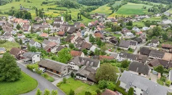 Mehrfamilienhaus mit 3 Einheiten, freie Aussicht in Schupfart