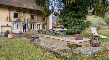 Charmantes 5.5-Zi.-Doppeleinfamilienhaus in Küttigen