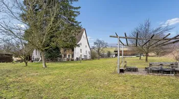 Charmantes 5.5-Zi.-Doppeleinfamilienhaus in Küttigen