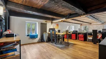 Charmantes 5.5-Zi.-Doppeleinfamilienhaus in Küttigen