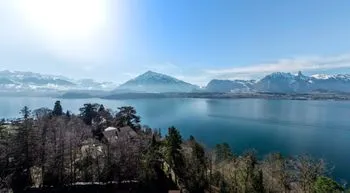 Haus A. W-Ost /3.5-Zimmer-Gartenwohnung an begehrter Lage in Gunten