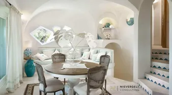 7-Zimmer-Villa mit Meerblick und Pool in San Teodoro kaufen