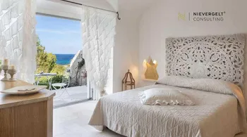 7-Zimmer-Villa mit Meerblick und Pool in San Teodoro kaufen