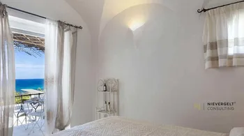 7-Zimmer-Villa mit Meerblick und Pool in San Teodoro kaufen