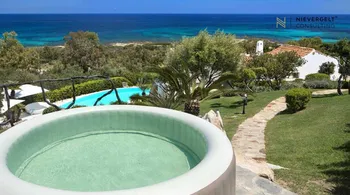 7-Zimmer-Villa mit Meerblick und Pool in San Teodoro kaufen