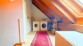 3.5-Zimmer-Maisonette mit Cheminée und Balkon in Lupfig