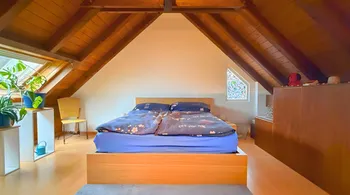 3.5-Zimmer-Maisonette mit Cheminée und Balkon in Lupfig