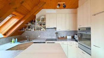 3.5-Zimmer-Maisonette mit Cheminée und Balkon in Lupfig