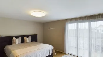 8.5-Zi.-Villa mit Pool & Einliegerwohnung in Oberentfelden