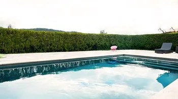 8.5-Zi.-Villa mit Pool & Einliegerwohnung in Oberentfelden