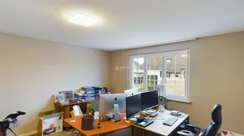 8.5-Zi.-Villa mit Pool & Einliegerwohnung in Oberentfelden