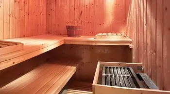 8.5-Zi.-Villa mit Pool & Einliegerwohnung in Oberentfelden