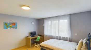 8.5-Zi.-Villa mit Pool & Einliegerwohnung in Oberentfelden