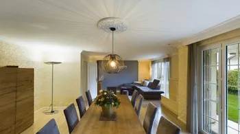 8.5-Zi.-Villa mit Pool & Einliegerwohnung in Oberentfelden