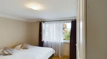 8.5-Zi.-Villa mit Pool & Einliegerwohnung in Oberentfelden