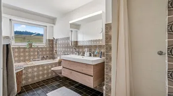 8-Zimmer-Haus mit Wintergarten und Panoramablick auf Gränichen & die Berge