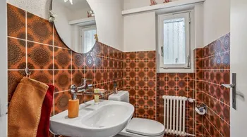 8-Zimmer-Haus mit Wintergarten und Panoramablick auf Gränichen & die Berge