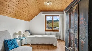8-Zimmer-Haus mit Wintergarten und Panoramablick auf Gränichen & die Berge