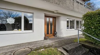 8-Zimmer-Haus mit Wintergarten und Panoramablick auf Gränichen & die Berge