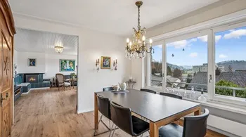 8-Zimmer-Haus mit Wintergarten und Panoramablick auf Gränichen & die Berge