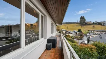 8-Zimmer-Haus mit Wintergarten und Panoramablick auf Gränichen & die Berge