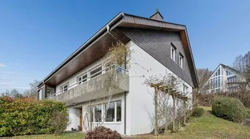8-Zimmer-Haus mit Wintergarten und Panoramablick auf Gränichen & die Berge