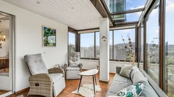 8-Zimmer-Haus mit Wintergarten und Panoramablick auf Gränichen & die Berge