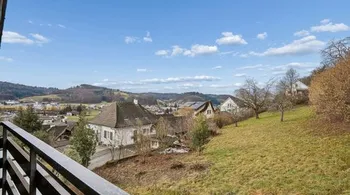 8-Zimmer-Haus mit Wintergarten und Panoramablick auf Gränichen & die Berge