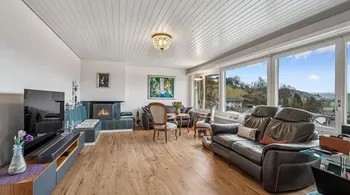 8-Zimmer-Haus mit Wintergarten und Panoramablick auf Gränichen & die Berge