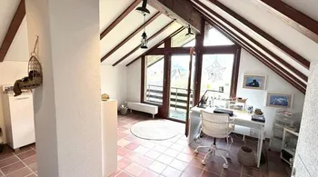 8-Zimmer-Haus mit Wintergarten und Panoramablick auf Gränichen & die Berge