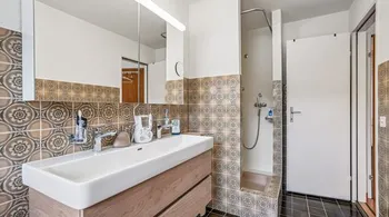 8-Zimmer-Haus mit Wintergarten und Panoramablick auf Gränichen & die Berge