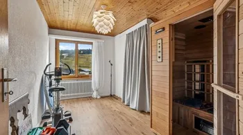 8-Zimmer-Haus mit Wintergarten und Panoramablick auf Gränichen & die Berge