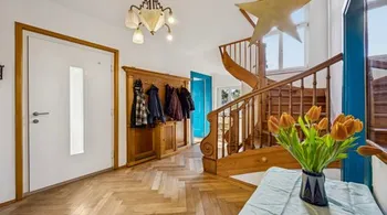 Jugendstilvilla in Reinach mit aussergewöhnlichem Parkgarten