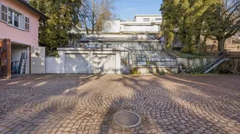 Jugendstilvilla in Reinach mit aussergewöhnlichem Parkgarten