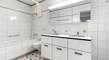 Grosszügiges Wohnen im 5½ Zimmer Reihenhaus in direkter Seenähe