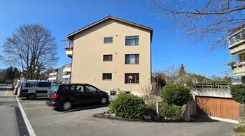 Frisch renovierte 4.5 Zi.-Wohnung direkt neben Kindergarten- & Grundschule