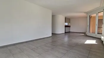 Frisch renovierte 4.5 Zi.-Wohnung direkt neben Kindergarten- & Grundschule