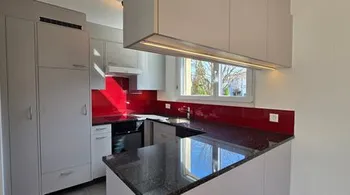 Frisch renovierte 4.5 Zi.-Wohnung direkt neben Kindergarten- & Grundschule