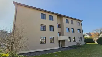 Frisch renovierte 4.5 Zi.-Wohnung direkt neben Kindergarten- & Grundschule