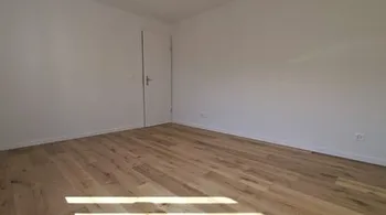 Frisch renovierte 4.5 Zi.-Wohnung direkt neben Kindergarten- & Grundschule