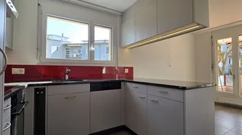 Frisch renovierte 4.5 Zi.-Wohnung direkt neben Kindergarten- & Grundschule