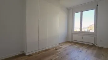 Frisch renovierte 4.5 Zi.-Wohnung direkt neben Kindergarten- & Grundschule