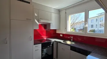 Frisch renovierte 4.5 Zi.-Wohnung direkt neben Kindergarten- & Grundschule