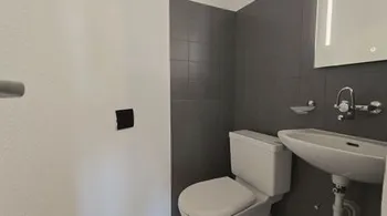 Frisch renovierte 4.5 Zi.-Wohnung direkt neben Kindergarten- & Grundschule