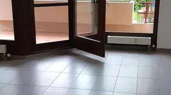 Frisch renovierte 4.5 Zi.-Wohnung direkt neben Kindergarten- & Grundschule