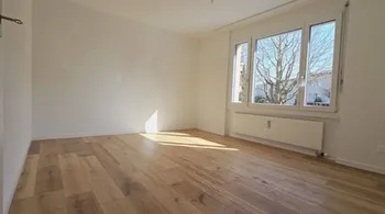 Frisch renovierte 4.5 Zi.-Wohnung direkt neben Kindergarten- & Grundschule