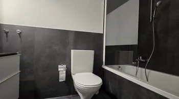 Frisch renovierte 4.5 Zi.-Wohnung direkt neben Kindergarten- & Grundschule