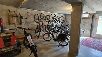 Frisch renovierte 4.5 Zi.-Wohnung direkt neben Kindergarten- & Grundschule