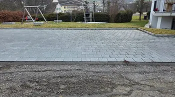 6 Aussenparkplätze, neu und eben - mieten in Zullwil SO