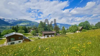 820 m² sonniges Bauland mit Bergpanorama in Obersaxen Mundaun